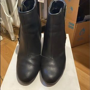 Unlisted by Kenneth Cole Bold Move Booties Size: 8 Color: Black